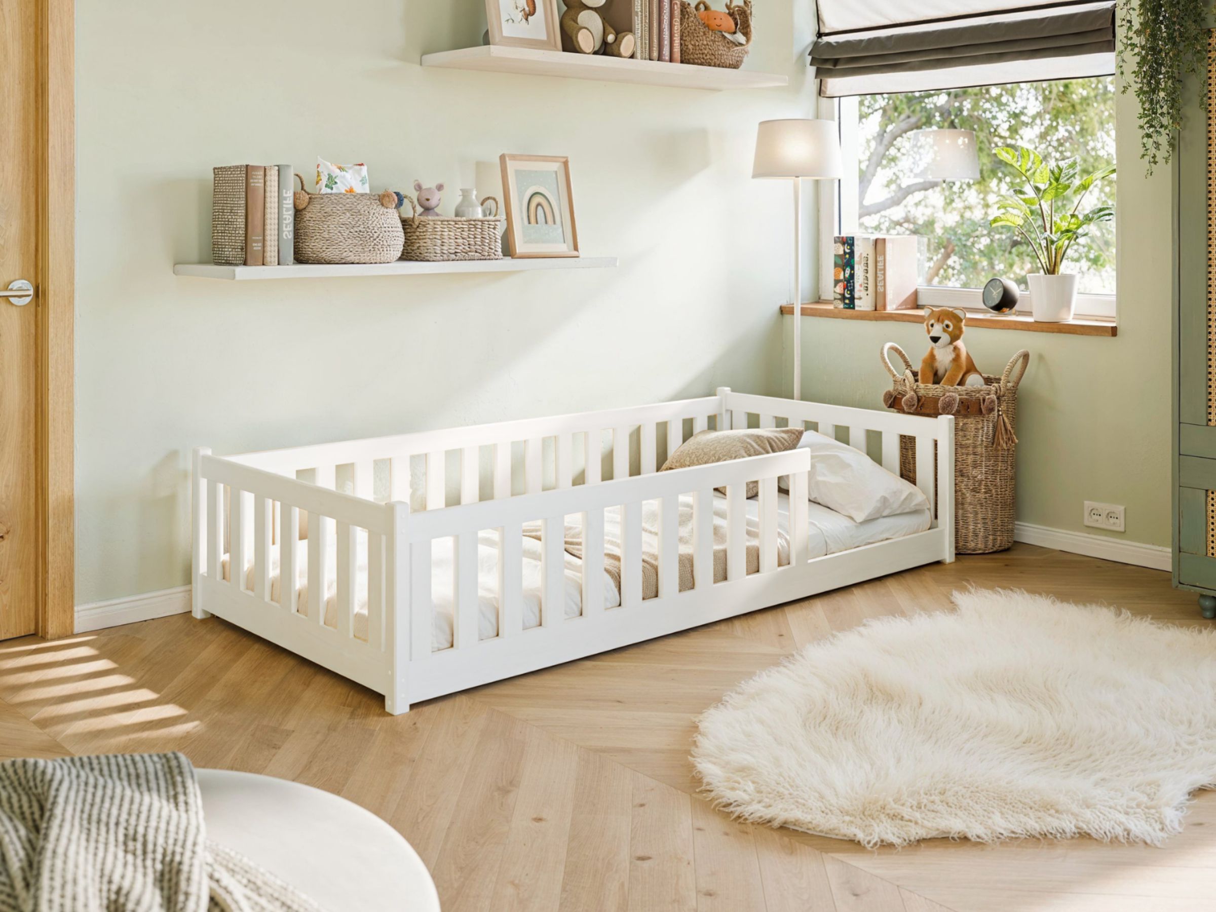 Bella Gulvseng med Lekegrind 90x200 - Hvit