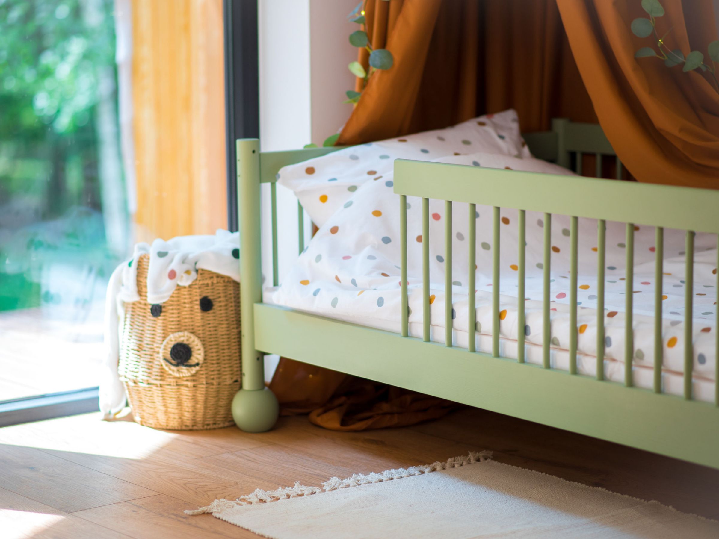 Star Barneseng med Lekegrind 80x180 - Olivengrønn