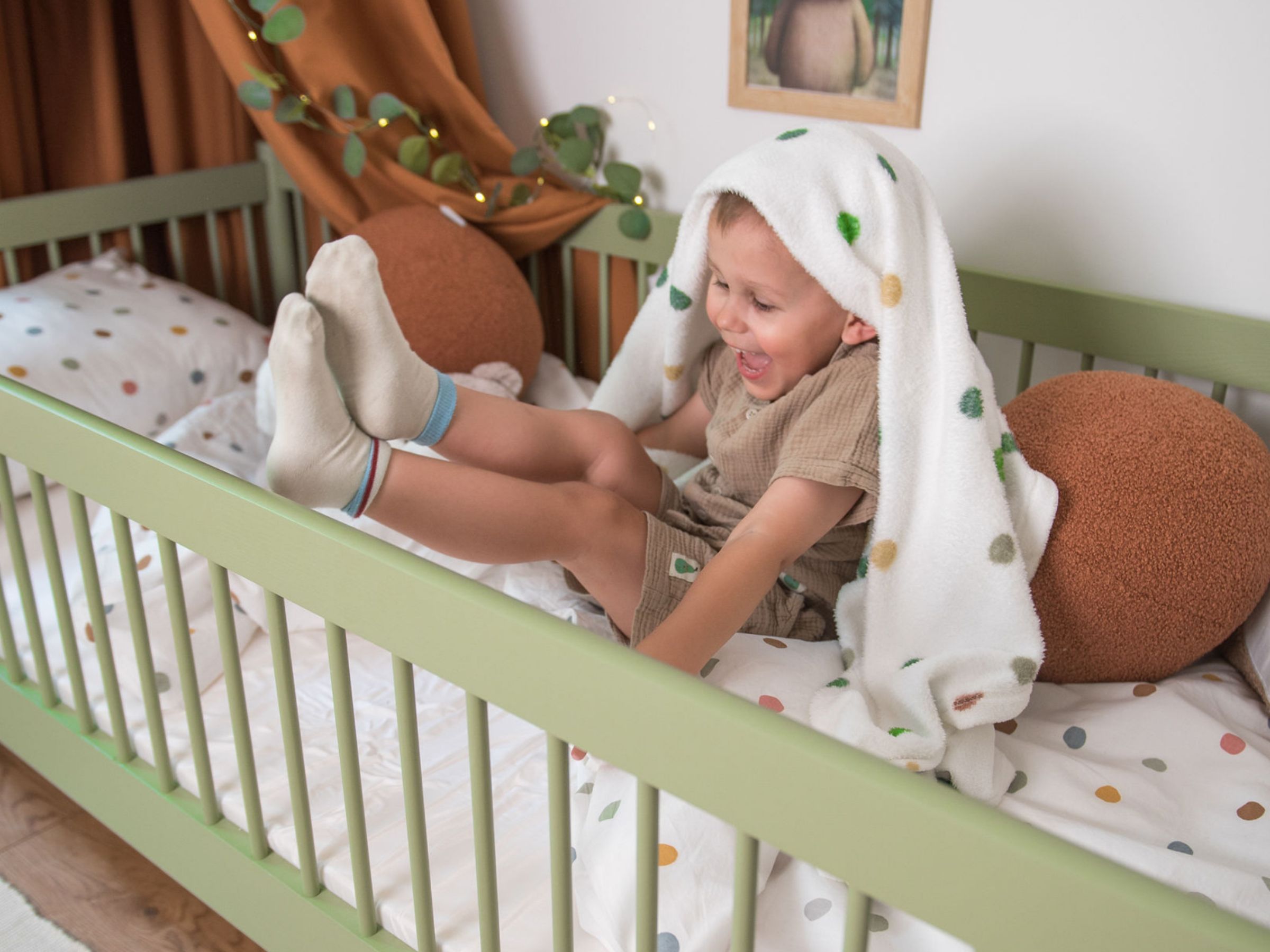 Star Barneseng med Lekegrind 80x180 - Olivengrønn