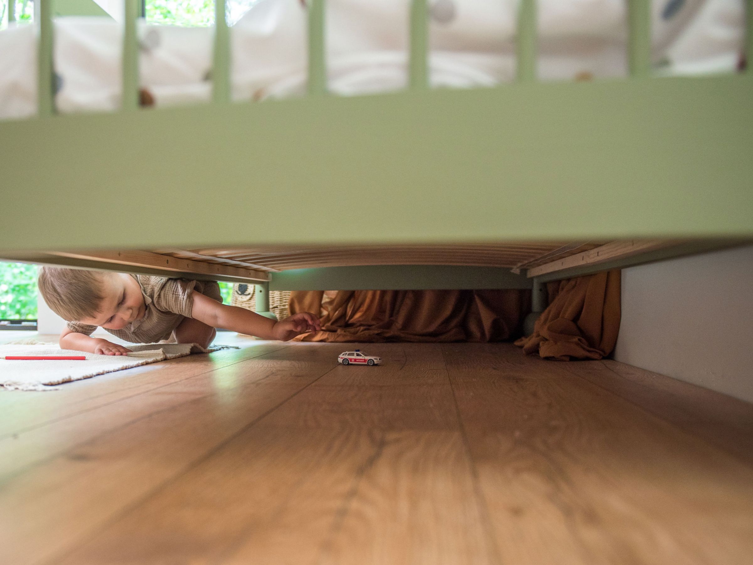 Star Barneseng med Lekegrind 80x180 - Olivengrønn